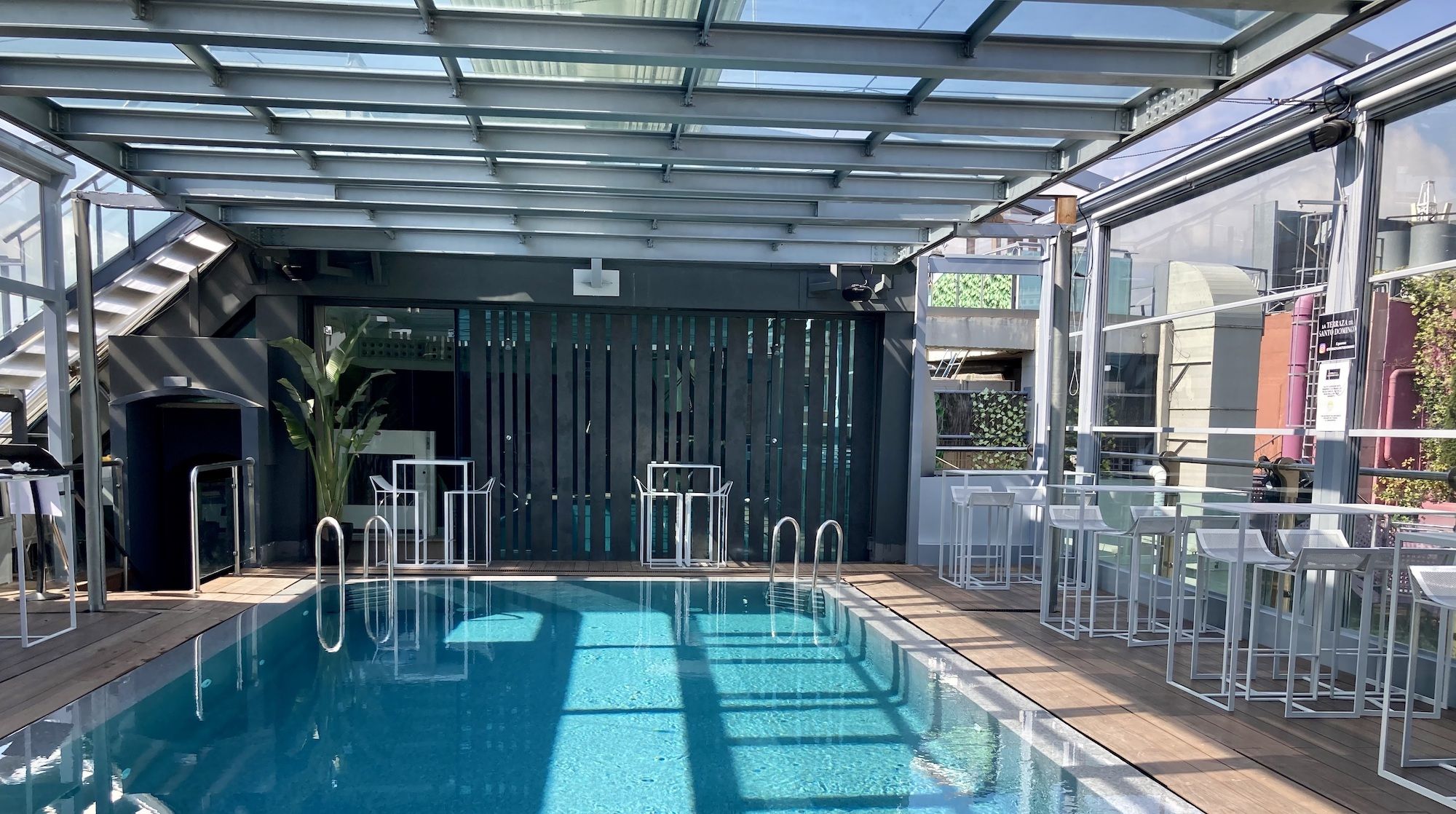 PISCINA.-TERRAZA-HOTEL-SANTO-DOMINGO..jpg