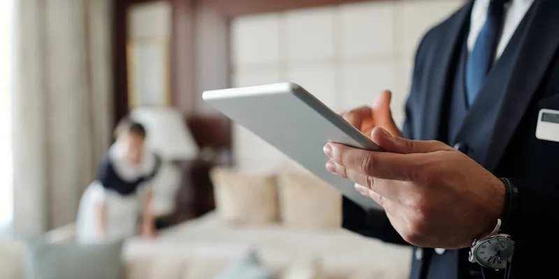 Seis tendencias de inteligencia artificial que marcarán la gestión hotelera en 2026