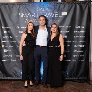 Rebeca Rubio, Santiago Alarcón y Carina Satorra (Cloudbeds) Rebeca Rubio, Santiago Alarcón y Carina Satorra (Cloudbeds)